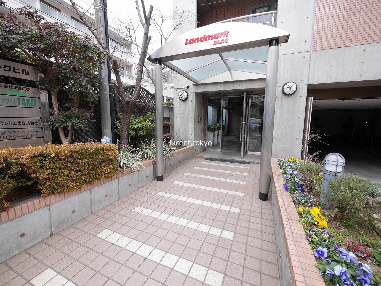 【テナントオフィス／巣鴨３】ランドマークビル 建物エントランス